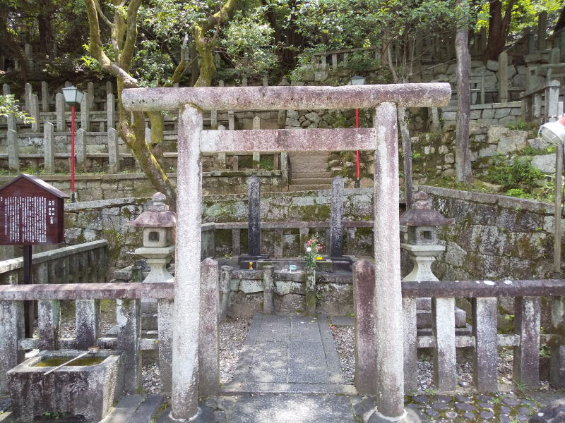坂本龍馬・中岡慎太郎の墓