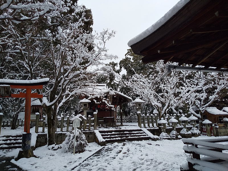 竹中稲荷社 雪景色 / 京都ブログガイド
