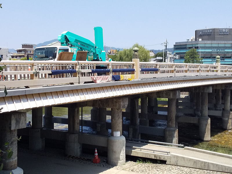 三条大橋 木製高欄更新工事 / 京都ブログガイド