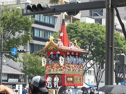 「三条新町」の長刀鉾 / 京都観光旅行ガイド