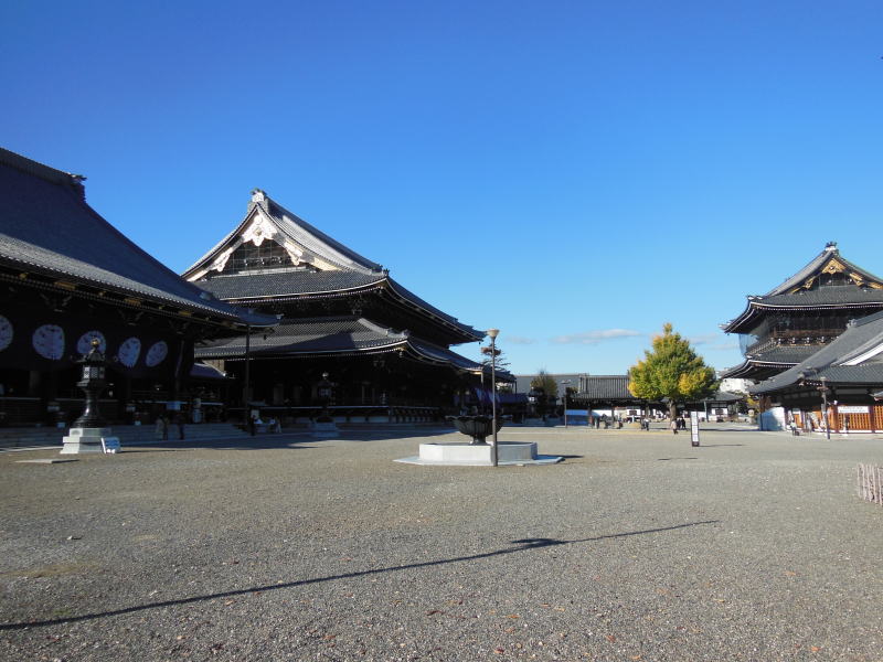 東本願寺 御影堂・阿弥陀堂・御影堂門 / 京都観光旅行ガイド