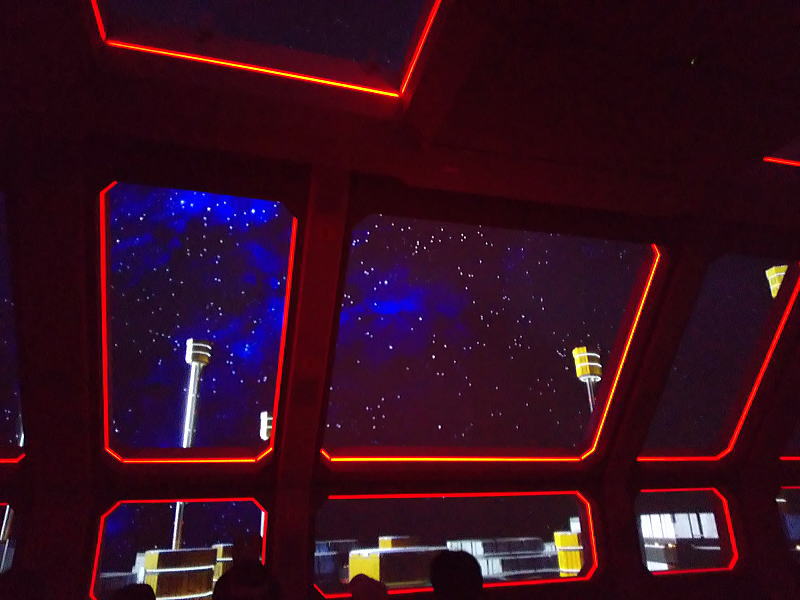 宇宙ステーション「スタージャブロー」からの眺め