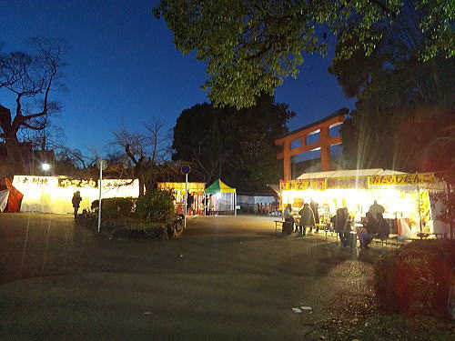 八坂神社 初詣 屋台 / 京都観光旅行ガイド